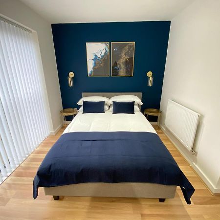 Large 5-Bed City Centre Townhouse With Secure Parking Manchester Bagian luar foto
