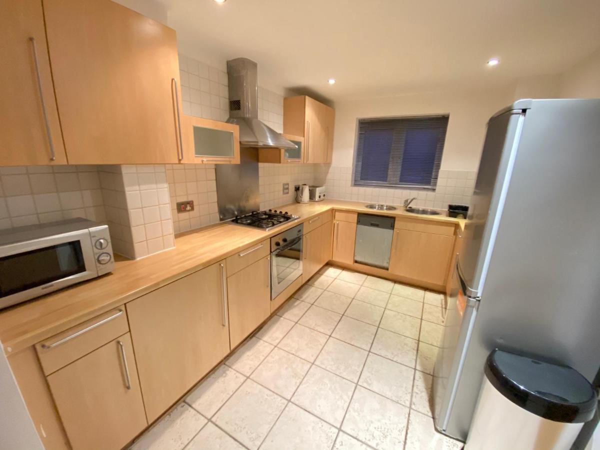Large 5-Bed City Centre Townhouse With Secure Parking Manchester Bagian luar foto