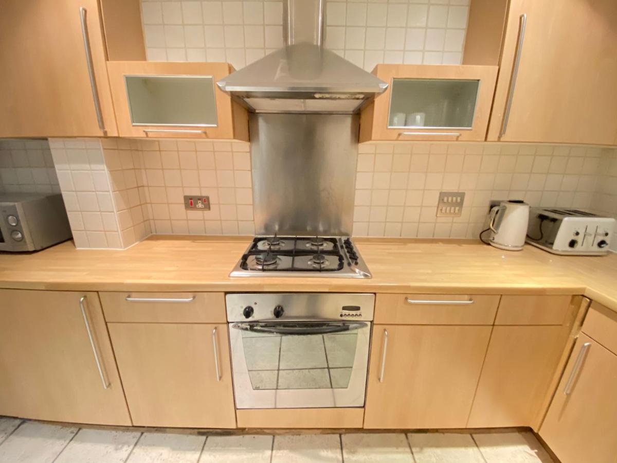 Large 5-Bed City Centre Townhouse With Secure Parking Manchester Bagian luar foto