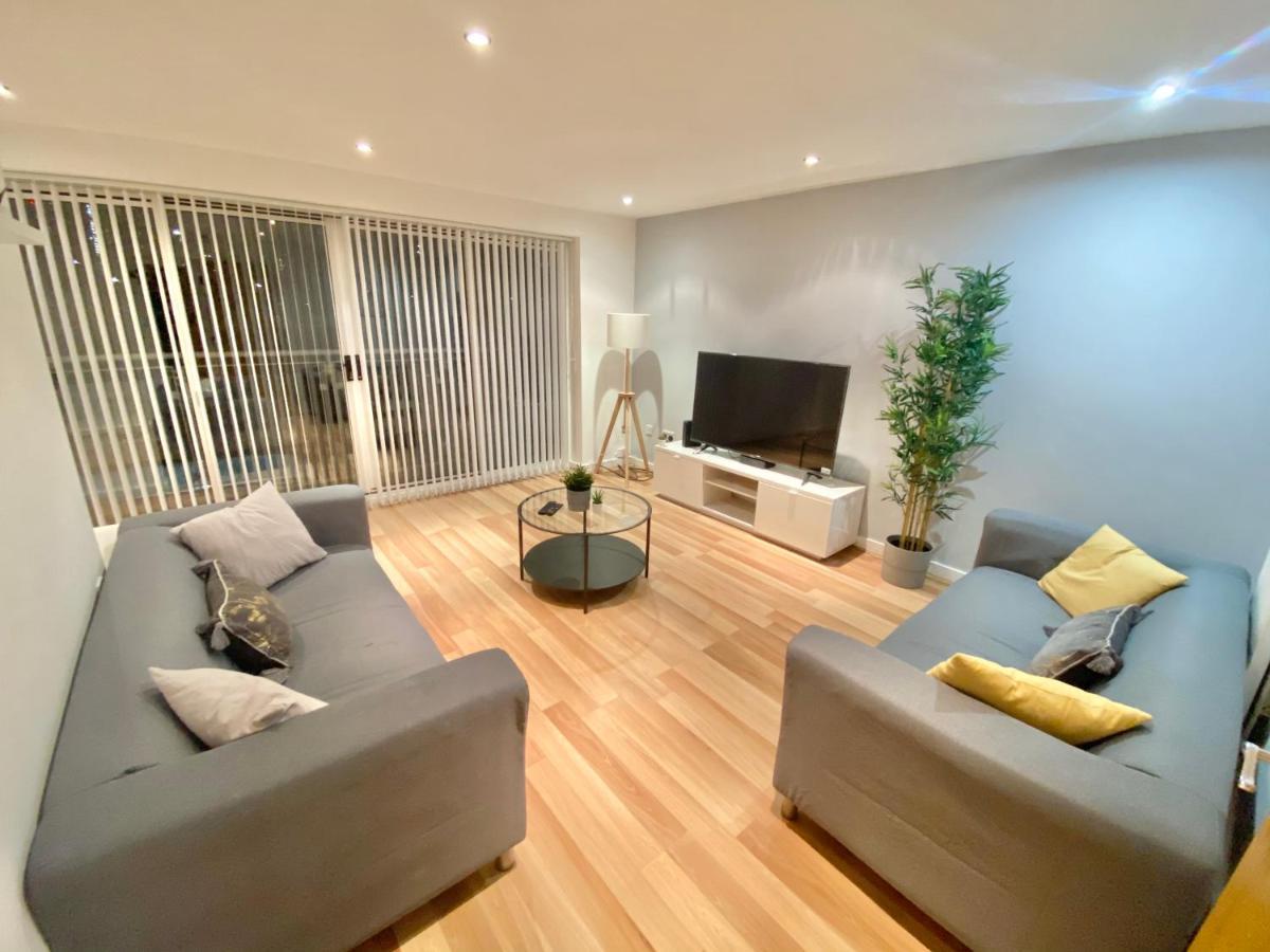 Large 5-Bed City Centre Townhouse With Secure Parking Manchester Bagian luar foto