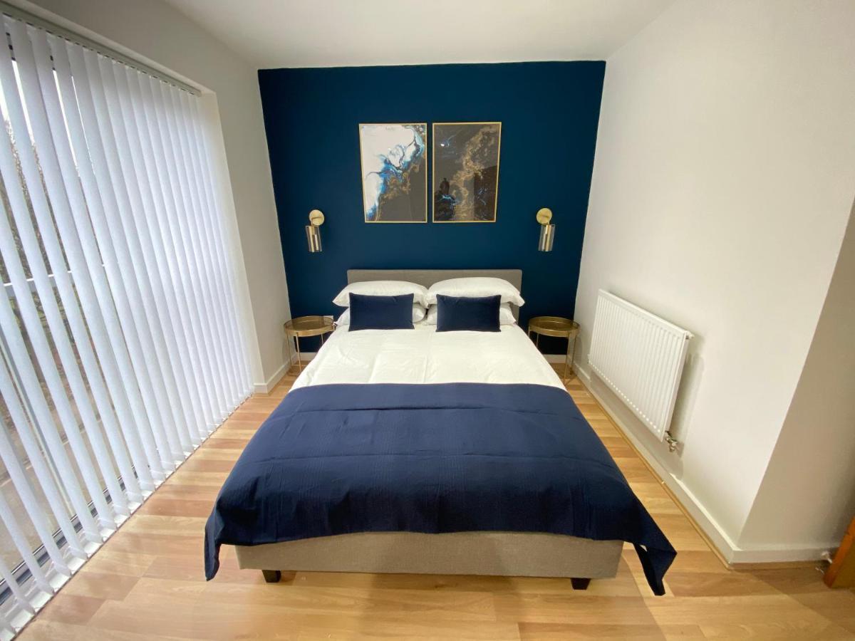 Large 5-Bed City Centre Townhouse With Secure Parking Manchester Bagian luar foto